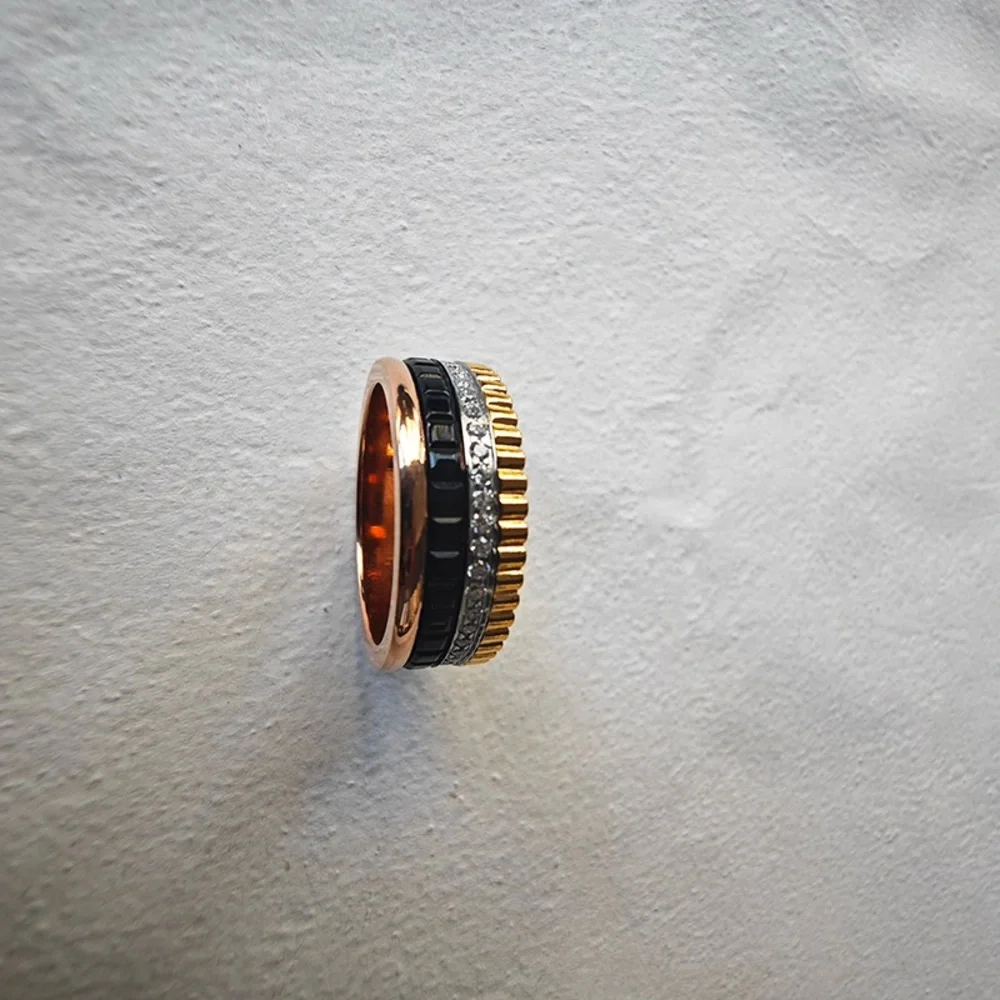 Boucheron 18k Gold Pavé Diamond Ring - Picture 1 of 5